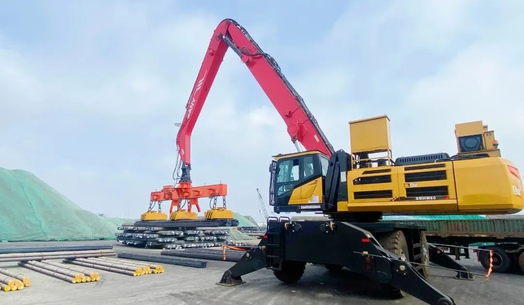 &Eacute;lectro-aimants de levage Zhongke Electrics en fonctionnement