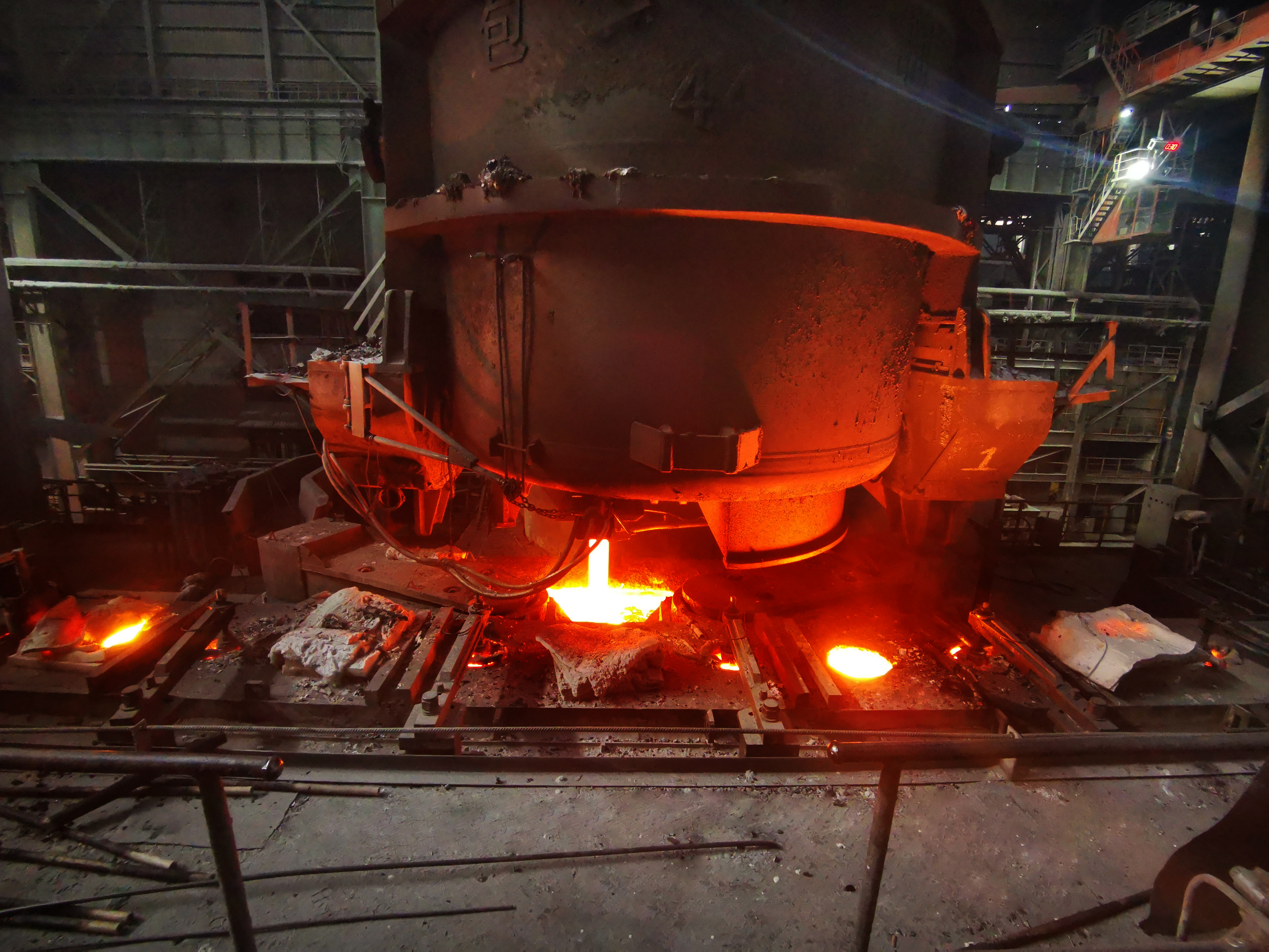 Réchauffeur à induction à économie d'énergie breveté pour panier dans la fabrication de l'acier afin d'obtenir une coulée à température constante